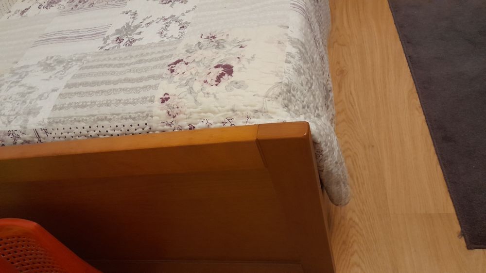 2 Camas de solteiro + 2 colchões