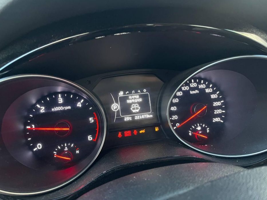 продаж Kia Carnival в гарному стані