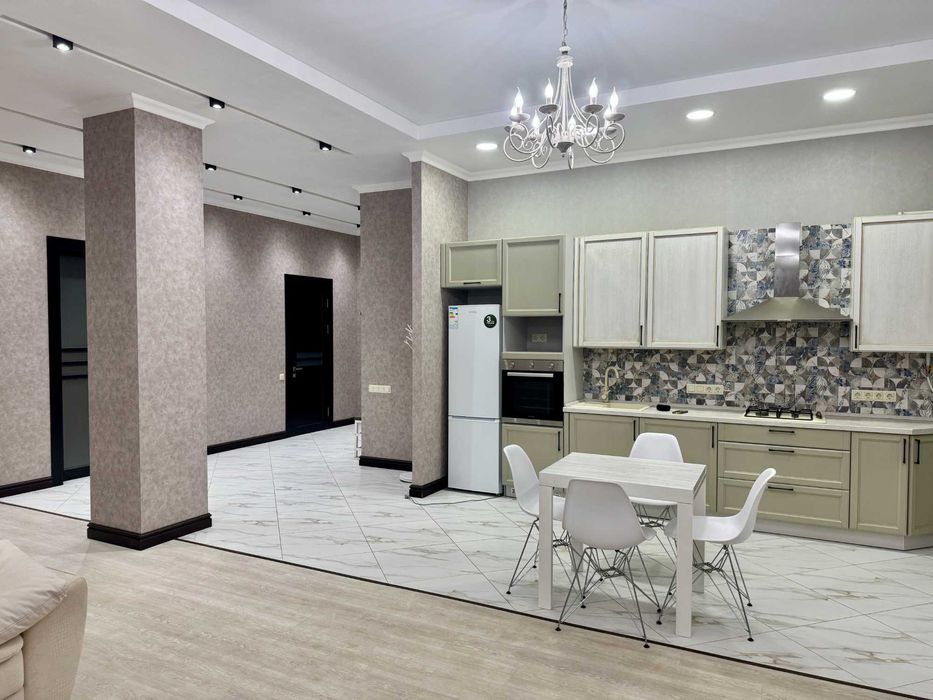 Продается Евро-двушка на Соборной