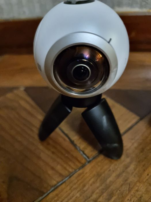 Câmara Samsung Gear 360 + oferta