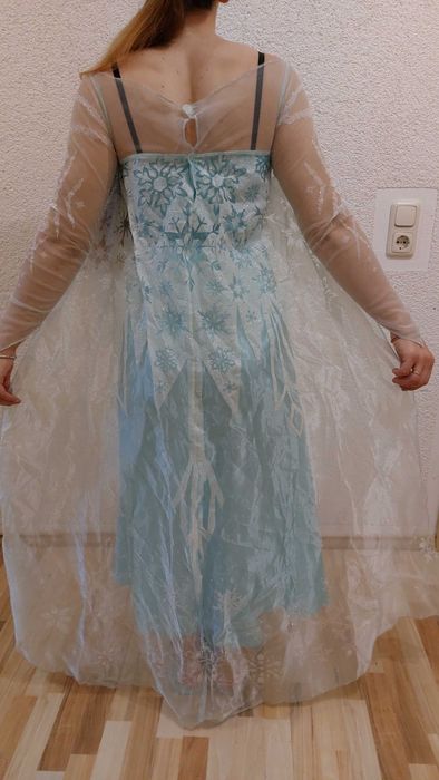 Продам костюм Эльзы с холодного сердца для Аниматоров