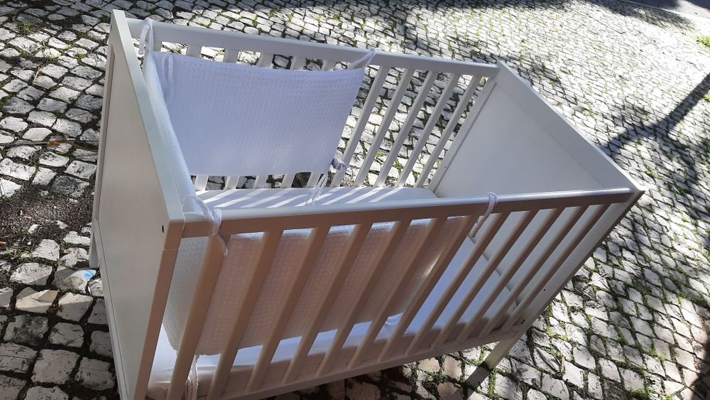 Cama de Bebe como nova, com colchao e resguardo lateral,
90€
Posso faz