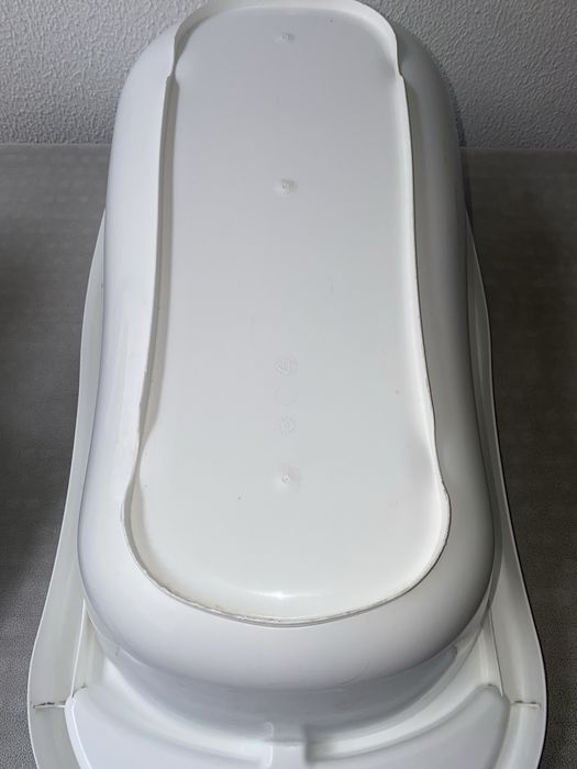 Banheira com adaptador para bebé. Como novo.