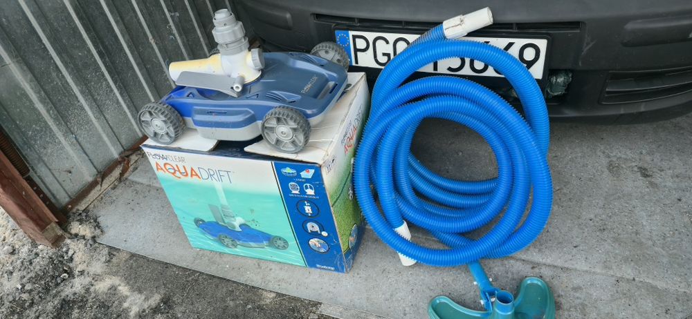 Ozonator i odkurzacz do basenu