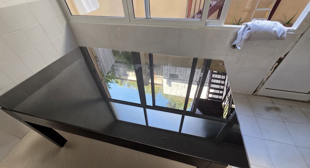 Mesa em Carvalho preto e extensível