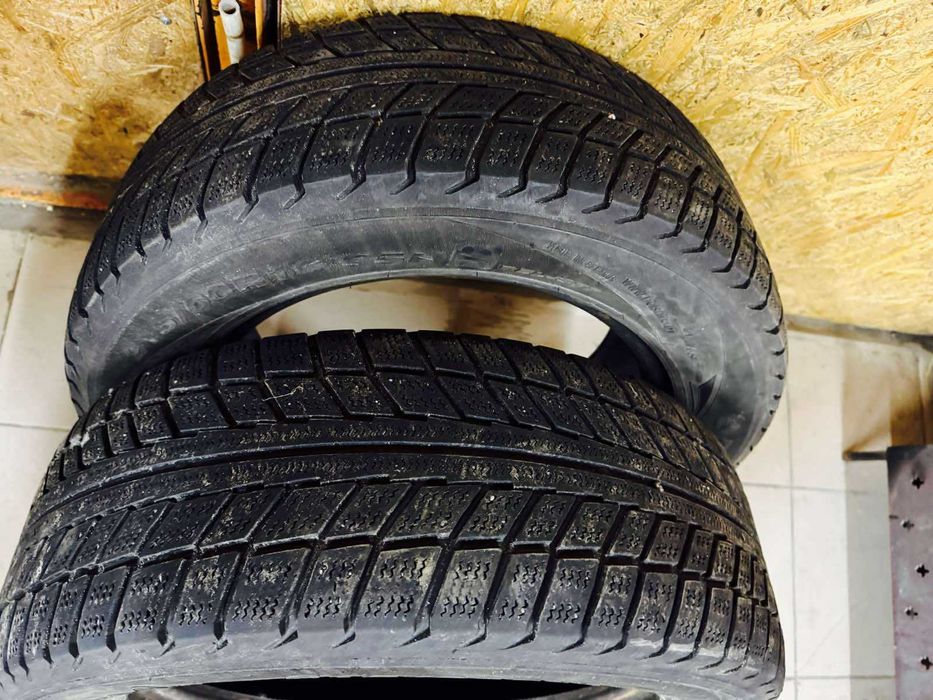 Продам пару зимової гуми 215/60/16 5мм