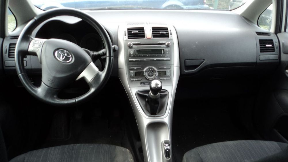 Toyota Auris 1.4 D-4D 5P 2007 - Para Peças
