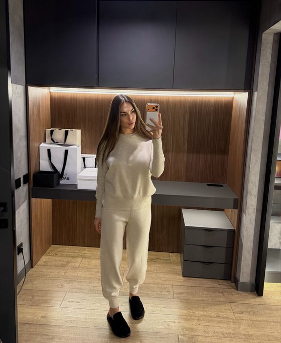 Жіночий кашеміровий костюм бренду theory Ami paris Jacquemus heron