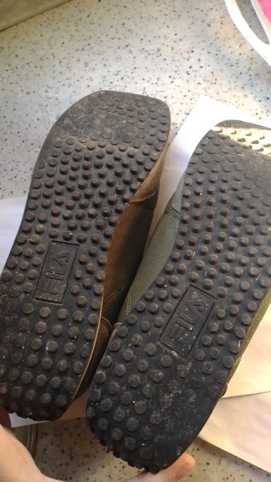 Фирменные кроссовки FINA 43р на подростка.