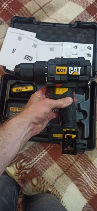 Аккумуляторная ударная бесщеточная дрель-шуруповерт CAT DX11