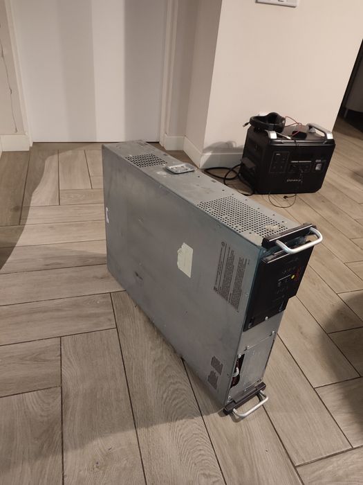 Безперебойник APC Smart-UPC 3000 ВА