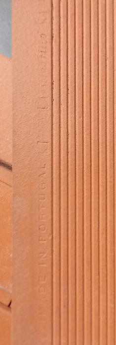 Azulejos como mostro nas fotos tenho vários m2