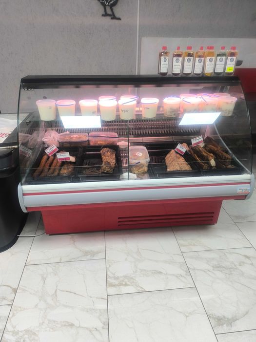 Холодильні вітрини Юка