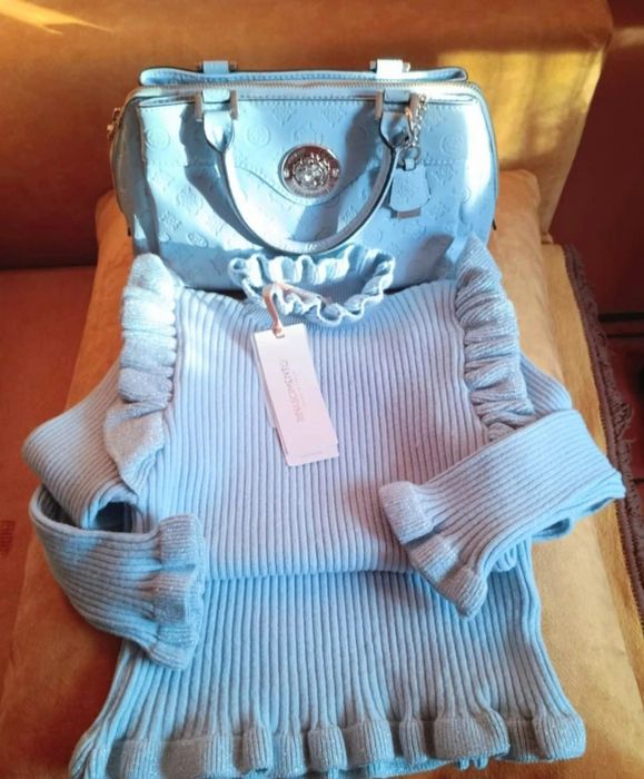 Sukienka dzianinowa rozmiar M  marki Rinascimento