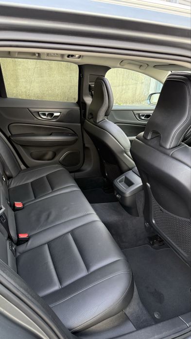 Volvo V60 D4 Inscription Auto 190cv Nacional | Teto panorâmico de abrir |  C/ Histórico