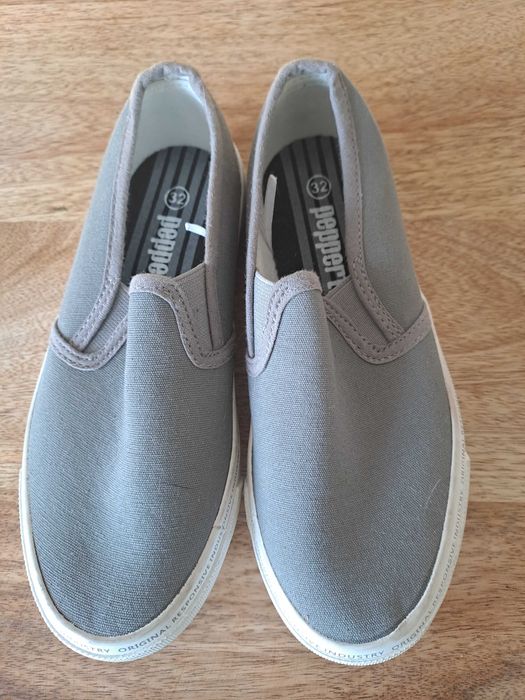 Nowe trampki slip on rozmiar 32