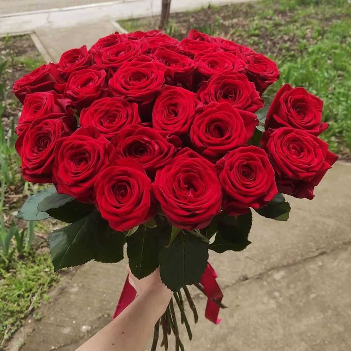 Букет 25 роз, цветы