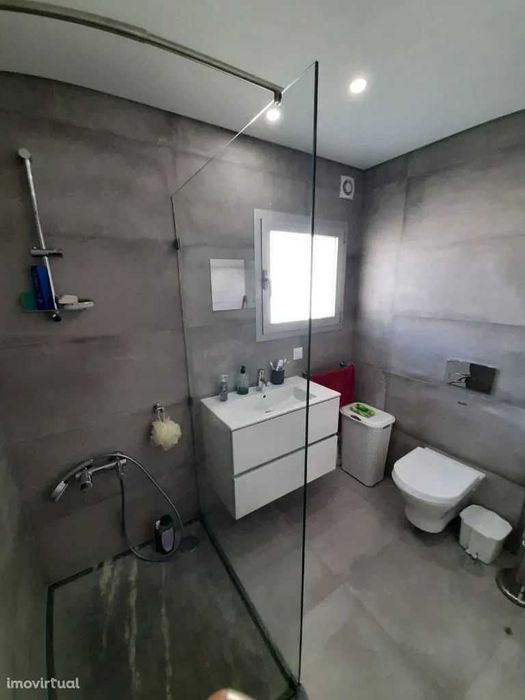 T2 com ar condicionado e WIFI junto à praia