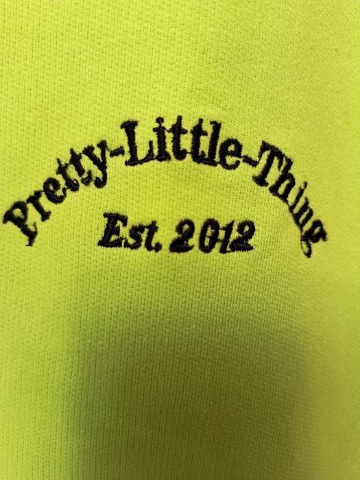 Bluza krótka Pretty Little Thing