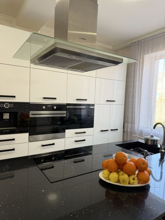 Продаж маєтку у Великому Олексині