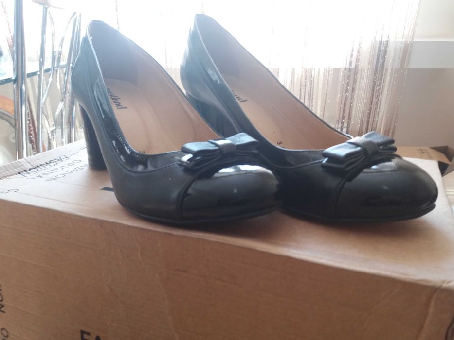 Туфлі жіночі р 38 нові