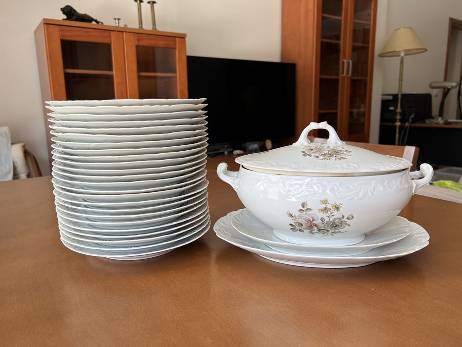Serviço de jantar antigo - Porcelana Spal