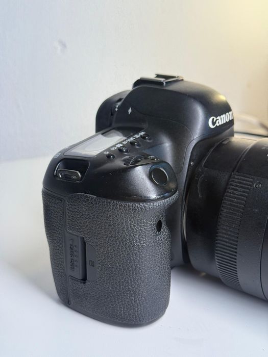 Canon 5D Mark IV