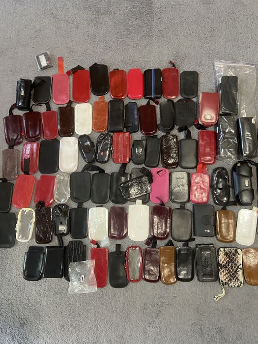 Чехлы на кнопочные мобильные телефоны