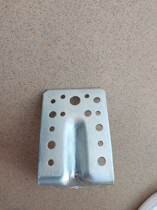 Кутник металевий - оценкований