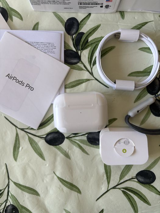 AirPods Pro (2.ª Geração) com Caixa MagSafe (USB-C) – Novos / Selados