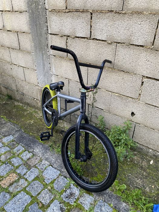 bicicleta para manobras BMX