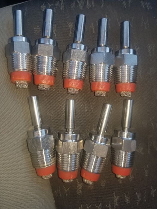 Продам поїлки для свиней