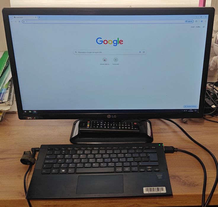 22" i7 8GB Ram 128GB SSD