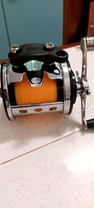 Carreto pesca penn Jigmaster 500L