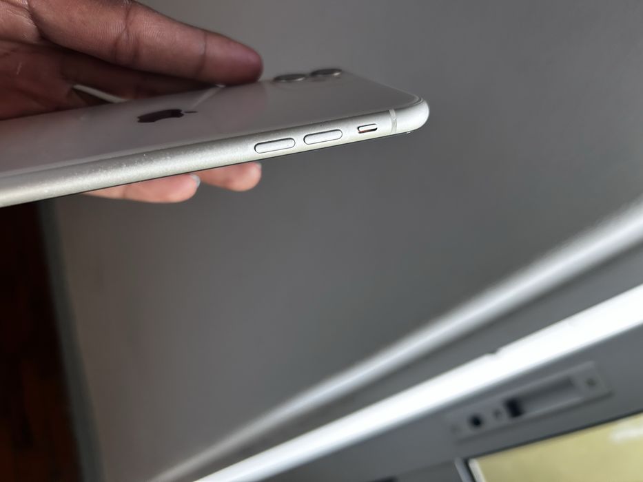 iPhone 11 quase novo em excelentes condições