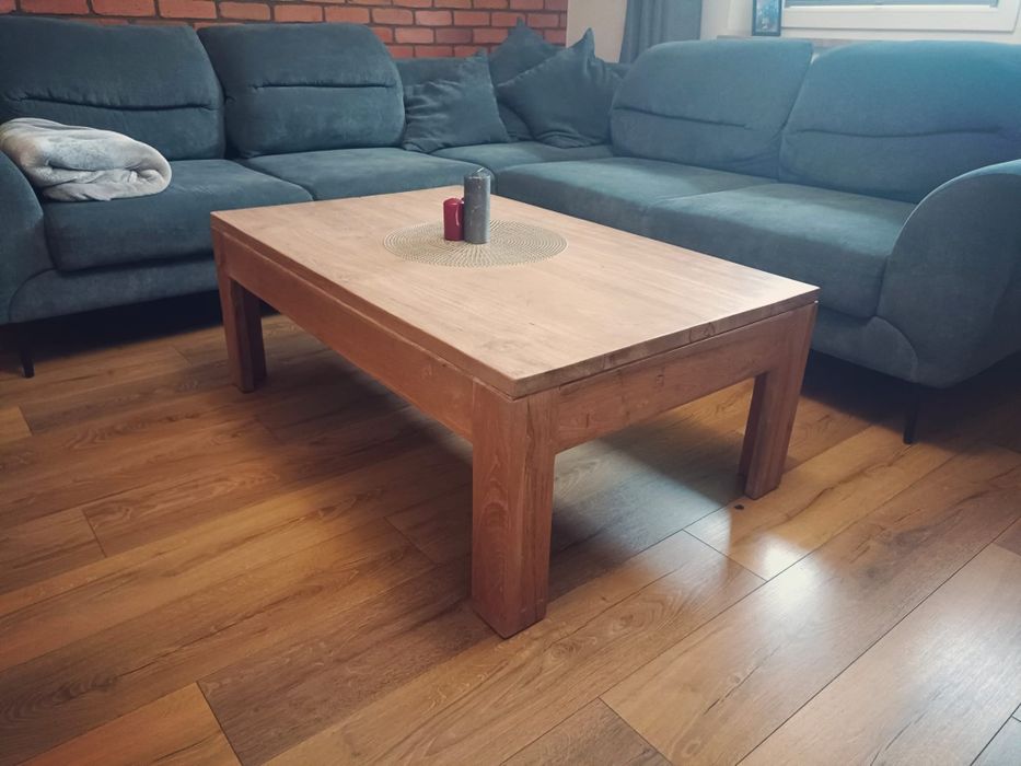 Zestaw mebli z drewna tekowego, stół,ława,komoda.