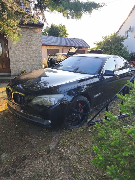 BMW Seria 7 BMW 750i F01, uszkodzony silnik