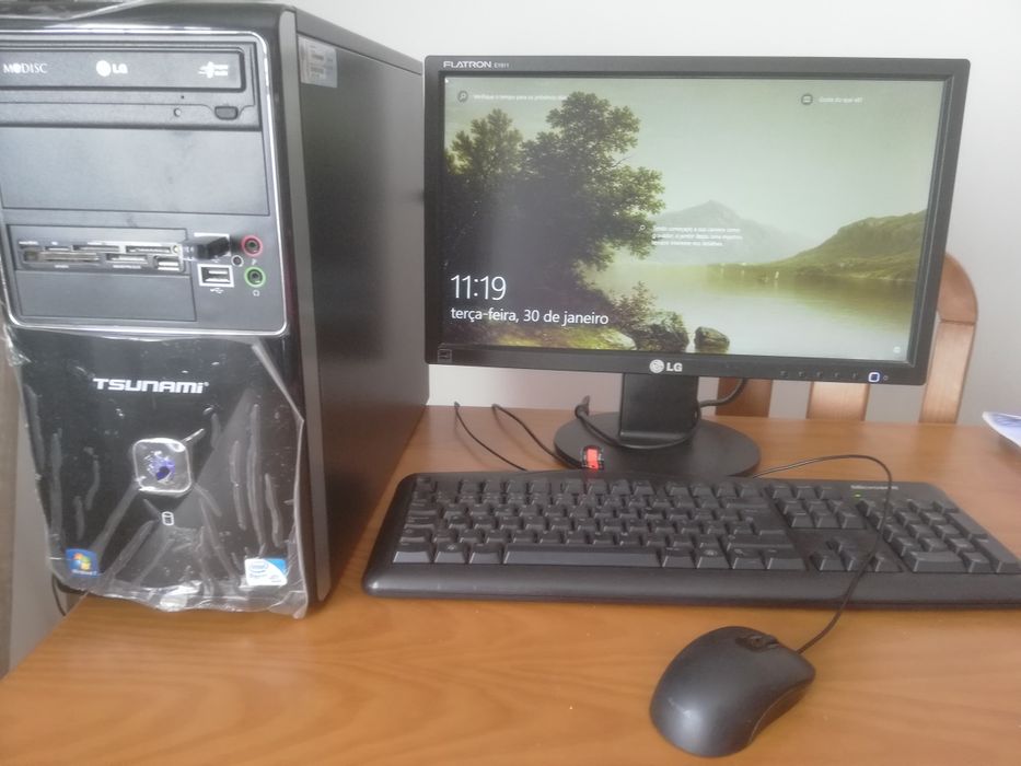 PC Monitor + Torre Abraveses • OLX Portugal