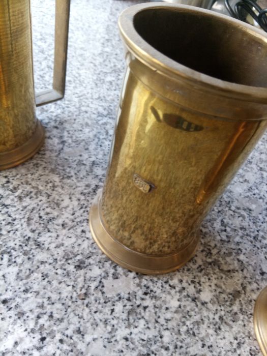 Conjunto de copos medidores em bronze