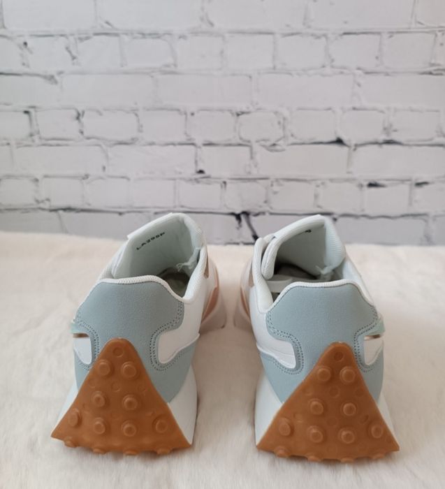 Kolorowe sneakersy 40