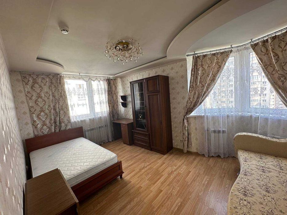 терміново здам 3-кімнатну з ремонотом і меблями Урлівська 23б