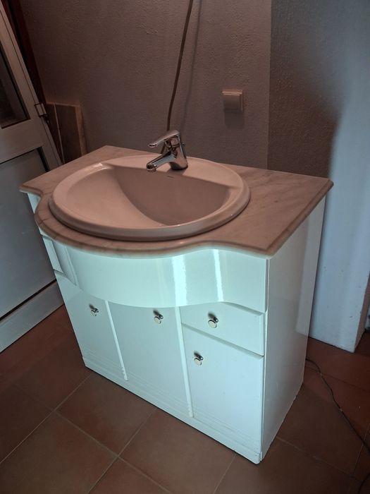 Móvel WC com lavatório