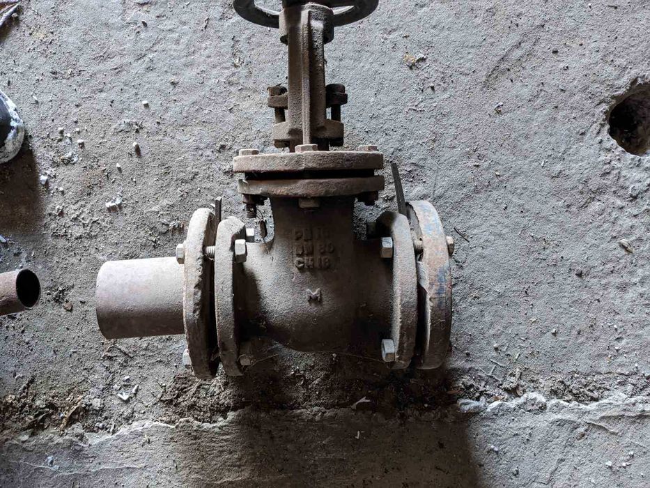 Продам задвижки, вентили