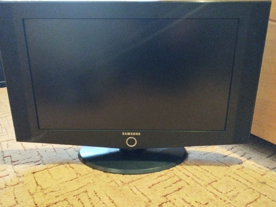 Samsung Telewizor 32 TV pilot  inne posiadam płaski led