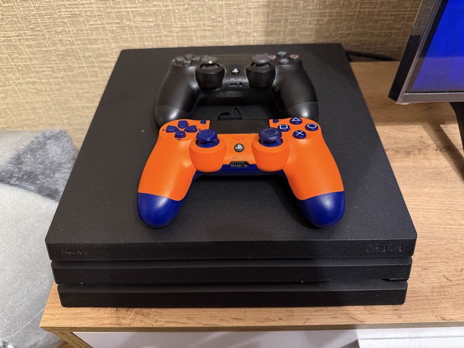 Продам sony playstation 4 pro 1T