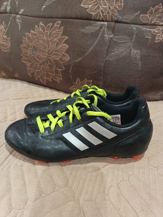 футбольні бутси Adidas Conquisto II FG і футбольні бутси adidas Nemeziz .1