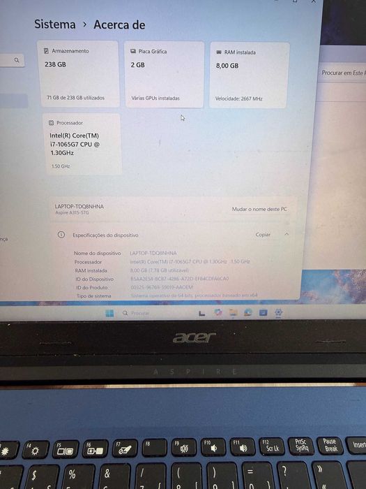 Portátil Aspire 3 15.6'' I5 RAM: 8GB-256GB - NVIDIA GeForce MX330