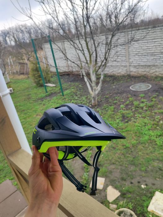 Професійний вело шолом