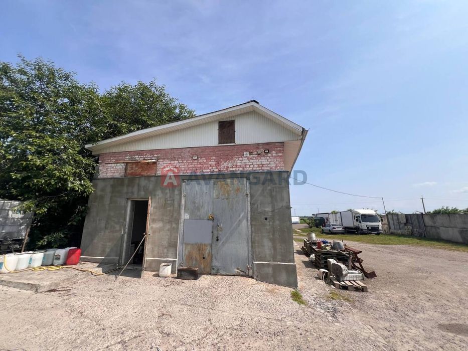 Продається виробничо-складська будівля з залізничною колією!