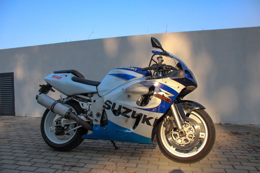 SUZUKI GSXR 600 SRAD ( 25kw de livrete )